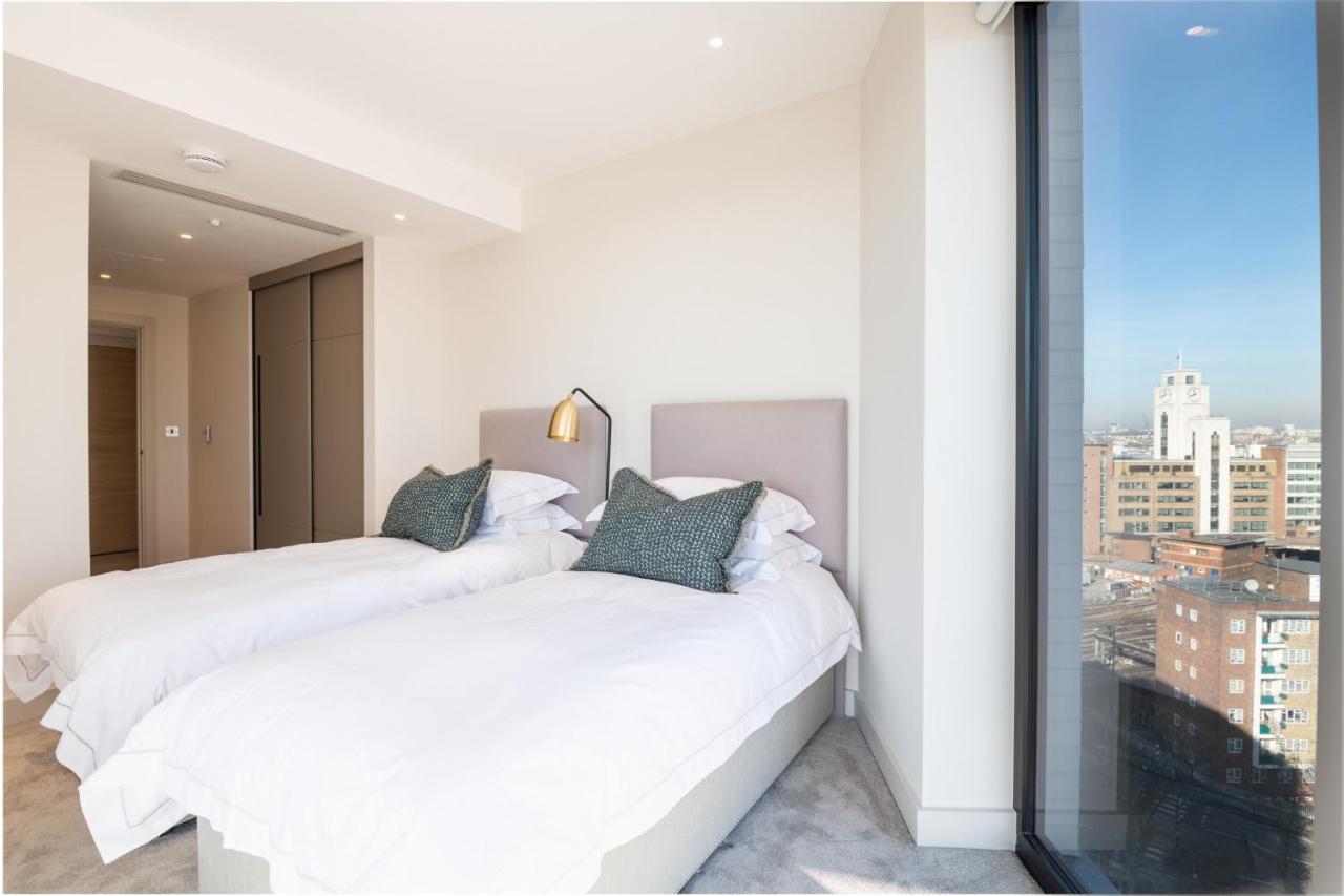 Elegant Victoria Home Close To Sloane Square By Underthedoormat Лондон Екстериор снимка