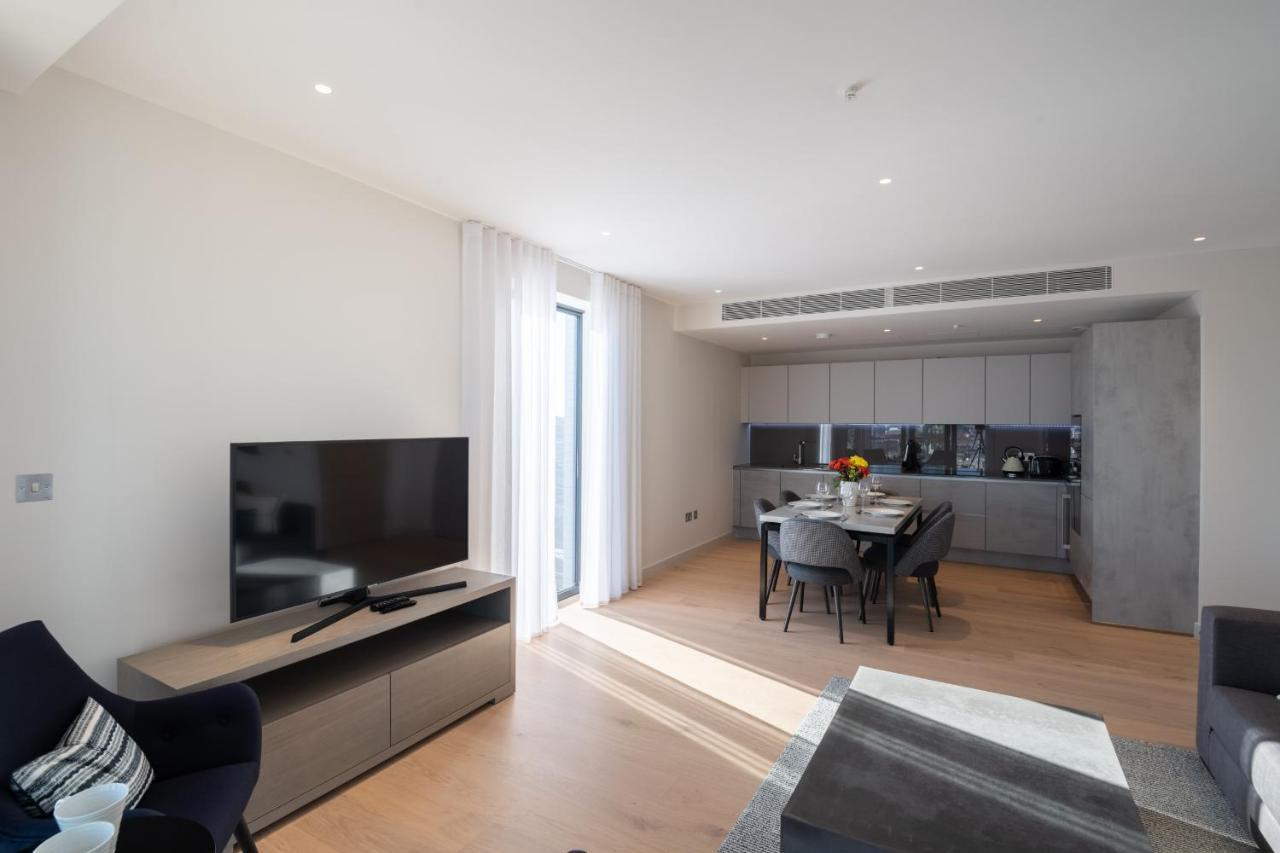 Elegant Victoria Home Close To Sloane Square By Underthedoormat Лондон Екстериор снимка