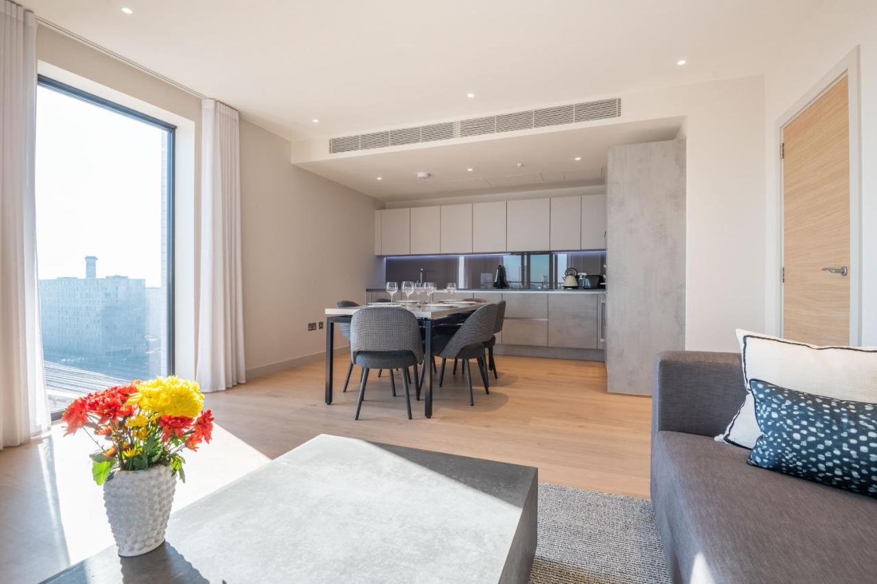 Elegant Victoria Home Close To Sloane Square By Underthedoormat Лондон Екстериор снимка