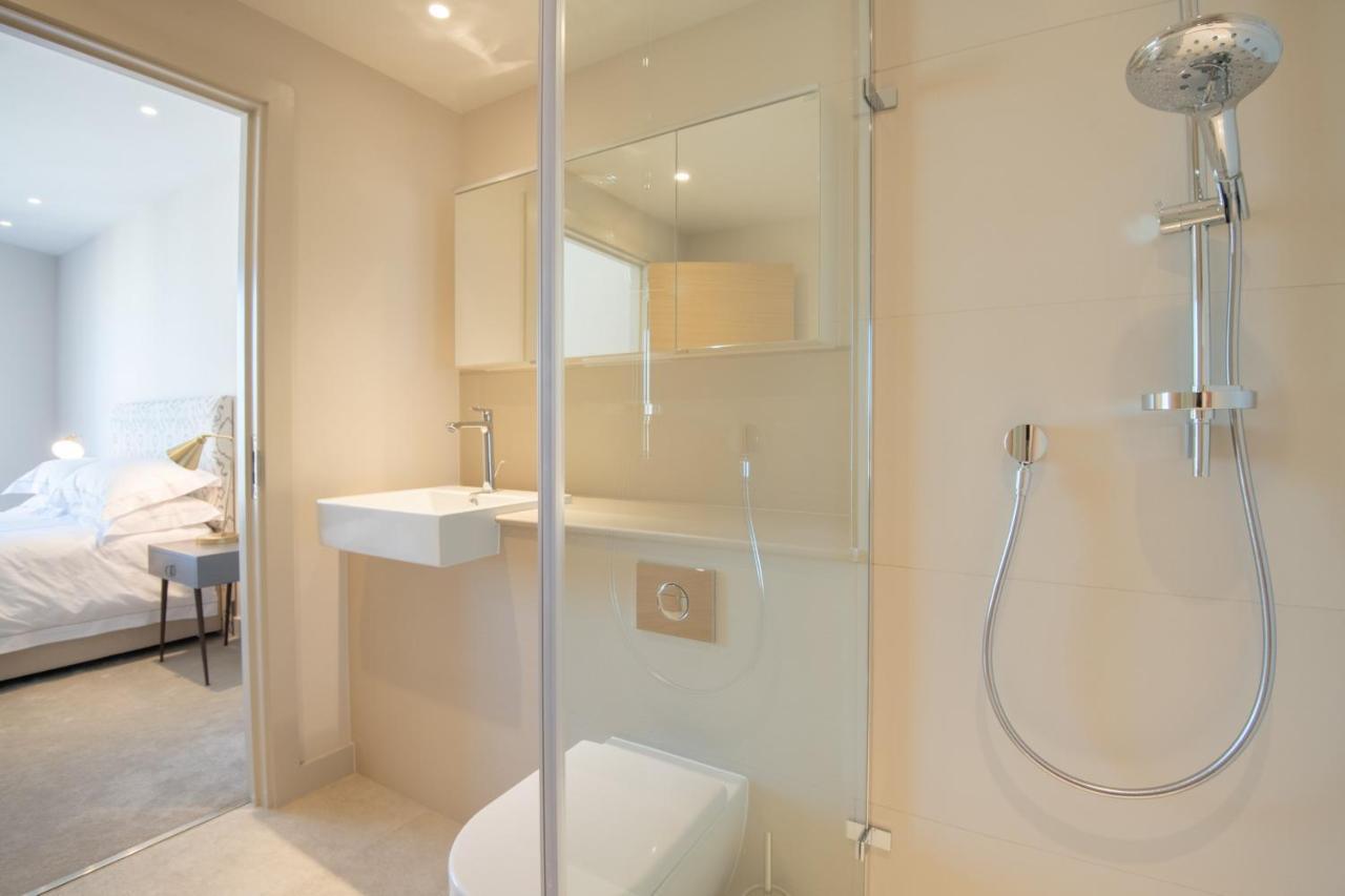 Elegant Victoria Home Close To Sloane Square By Underthedoormat Лондон Екстериор снимка